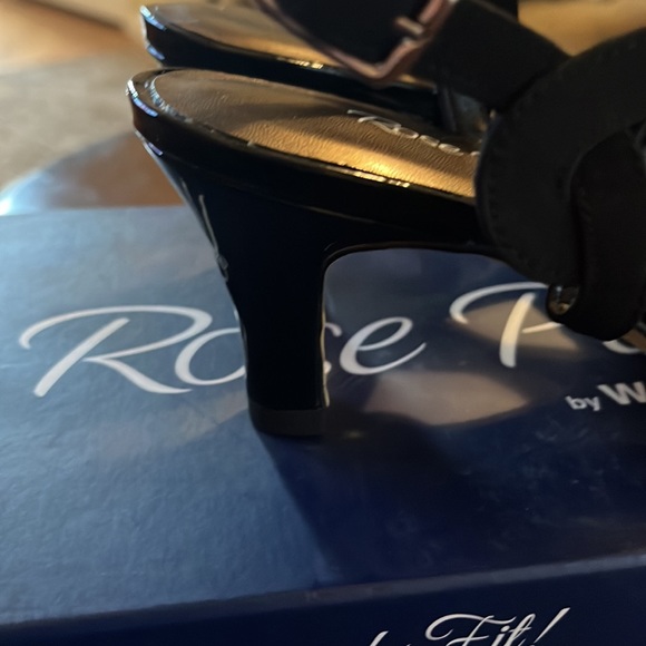 (#133) NWT ladies black heels by Rose Petals/Walking Cradles. Size 6 1/2 medium - Picture 8 of 11